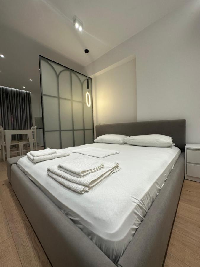 Britney's Apartament *