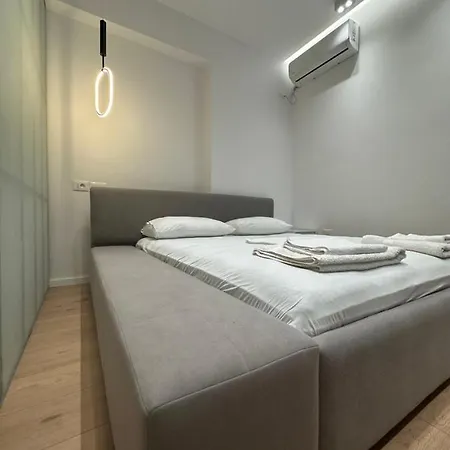Britney'S Apartments Tirana Exterior photo