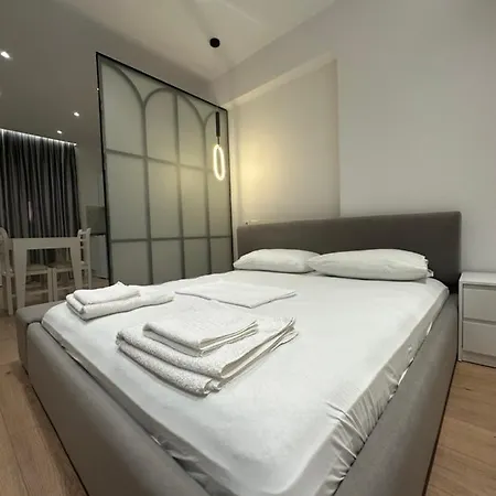 Britney'S Apartments Tirana Exterior photo