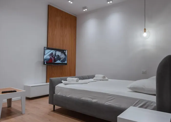 Britney\'S Apartments